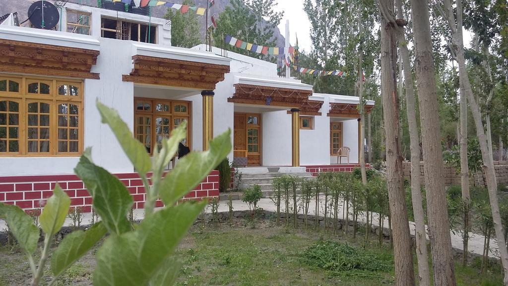 Ldumra Oasis Hotel Hundar Екстериор снимка
