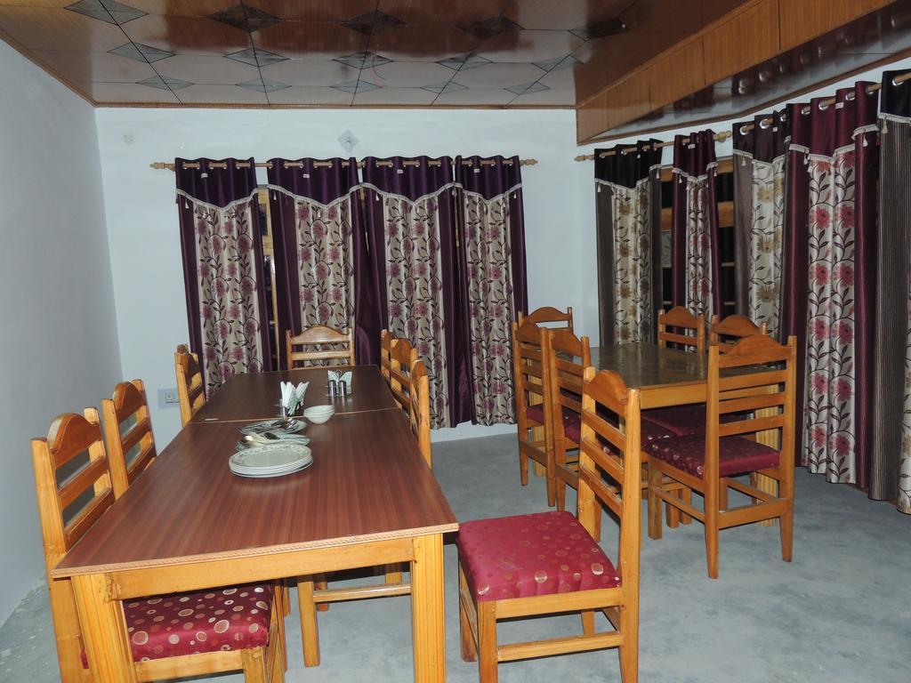 Ldumra Oasis Hotel Hundar Екстериор снимка